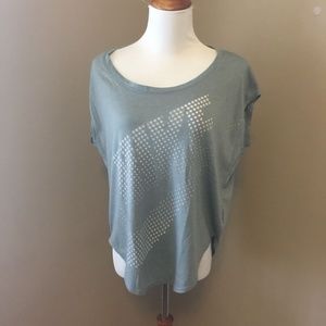 Nike Workout T-shirt Blue Gray High-Low Hem Dotted